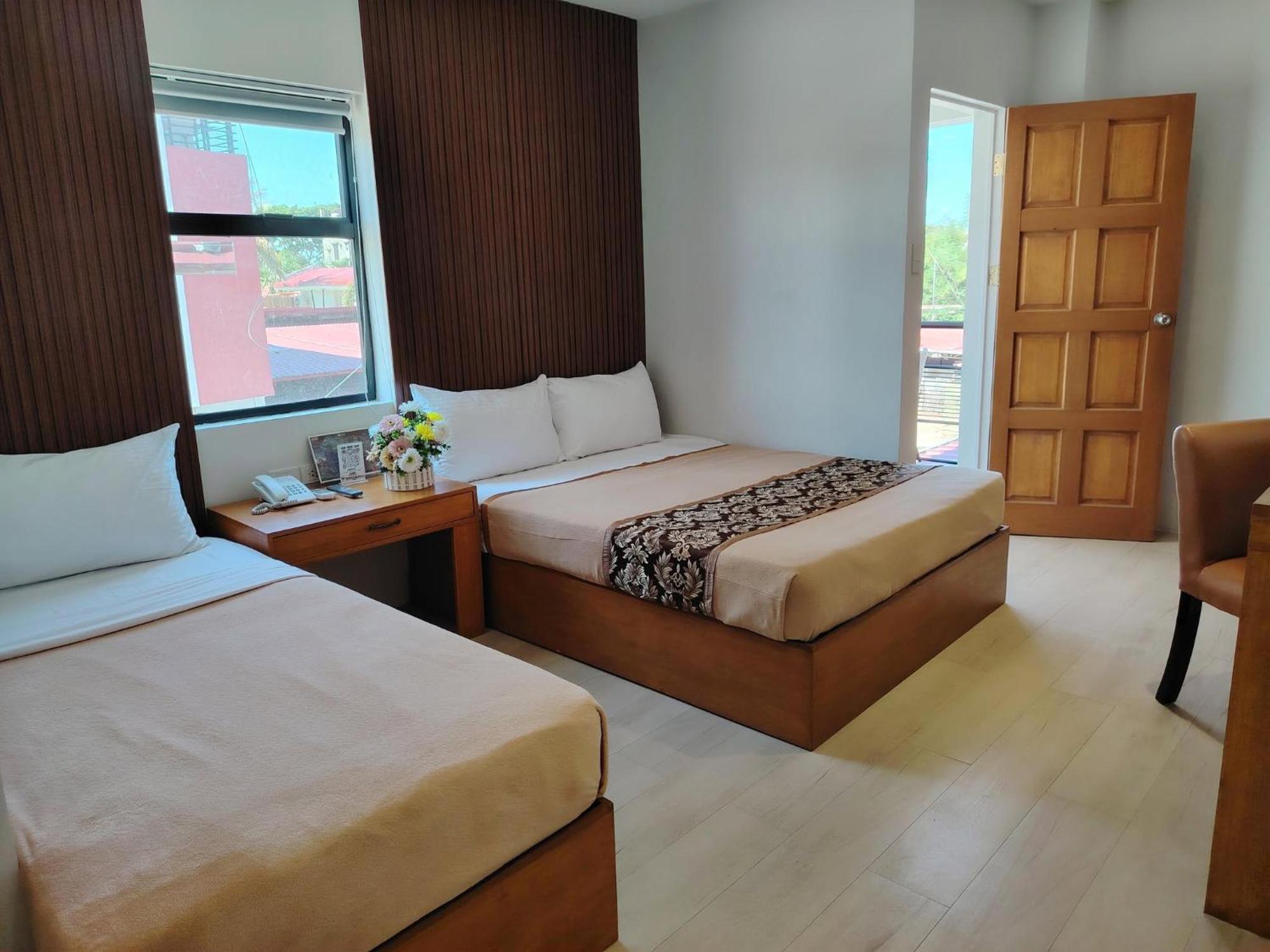Hotel Carmelita Тугегарао Экстерьер фото